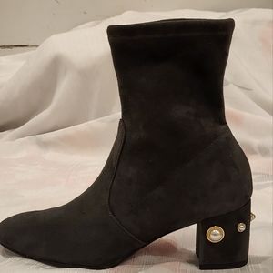 Stuart Weitzman Siggy 60 Pearl Suede booties